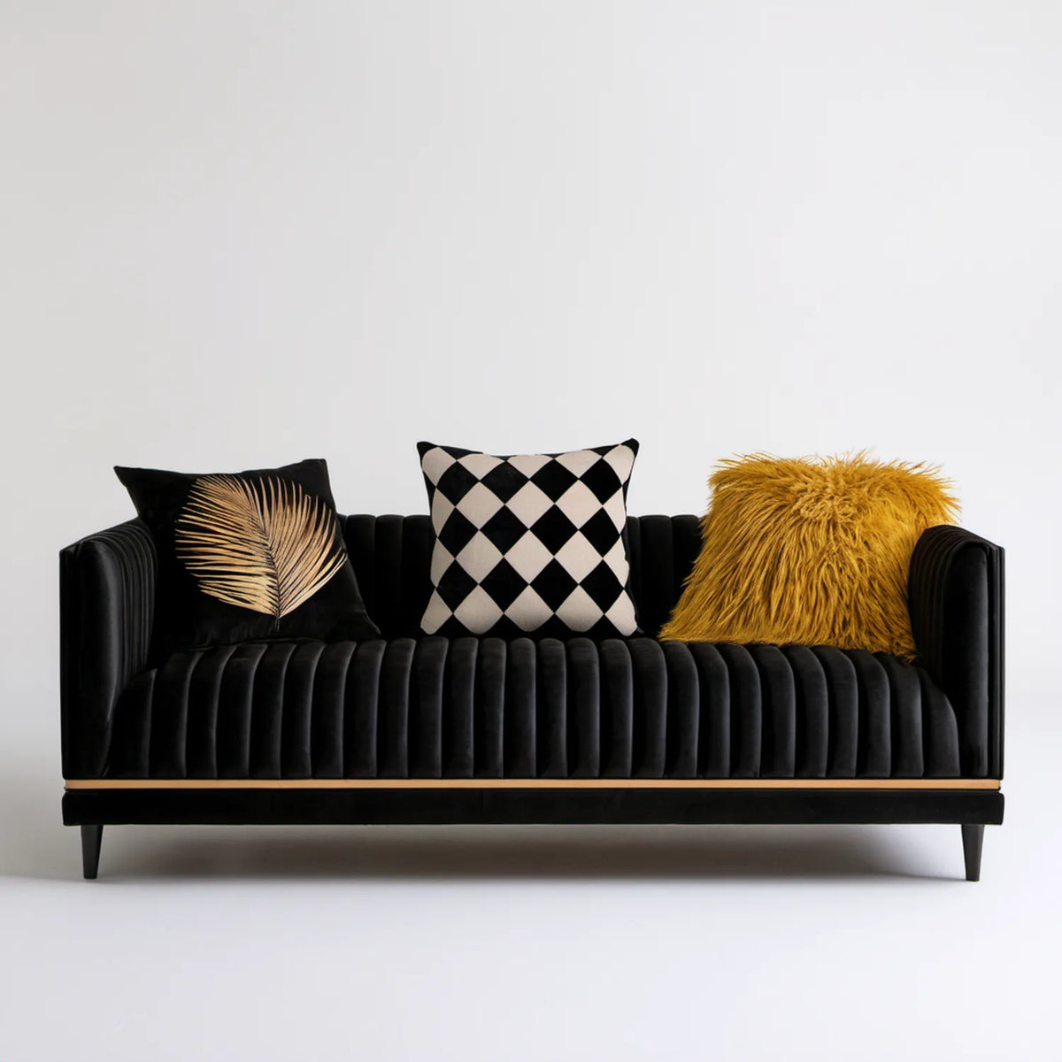 Czarna dwuosobowa sofa aksamitna ze złotą listwą 180 x 80 x 78 cm